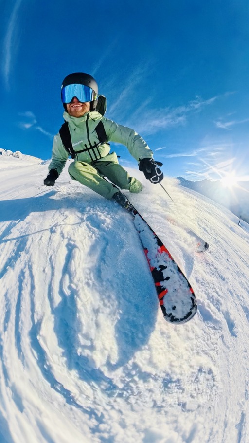 Skier carving a turn in Val d'Isère